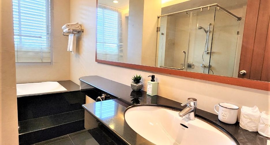 Condo en alquiler de 3 habitaciones en Sathon, Bangkok