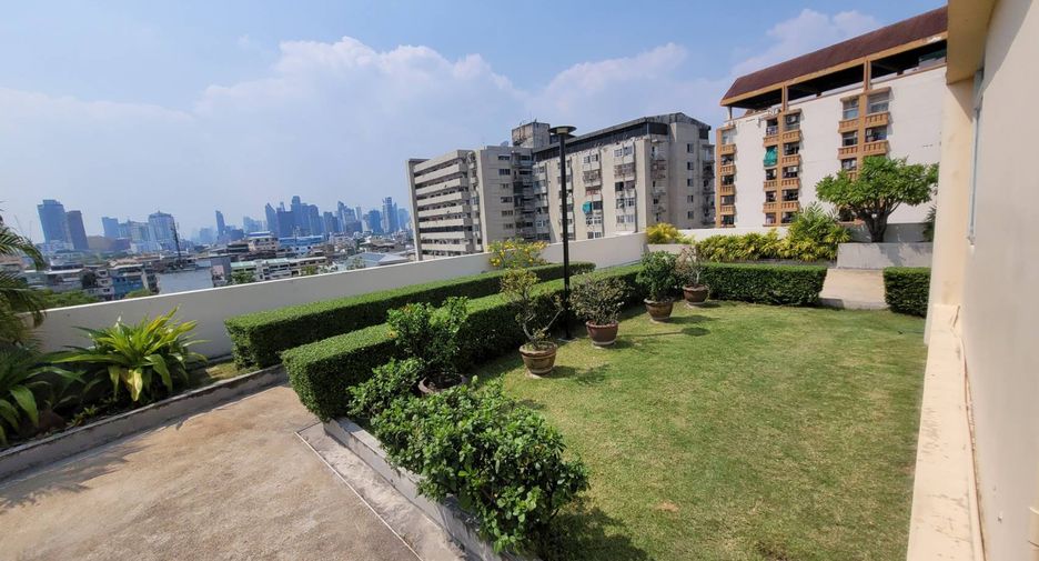 For rent and for sale 2 bedrooms condo in Watthana, Bangkok