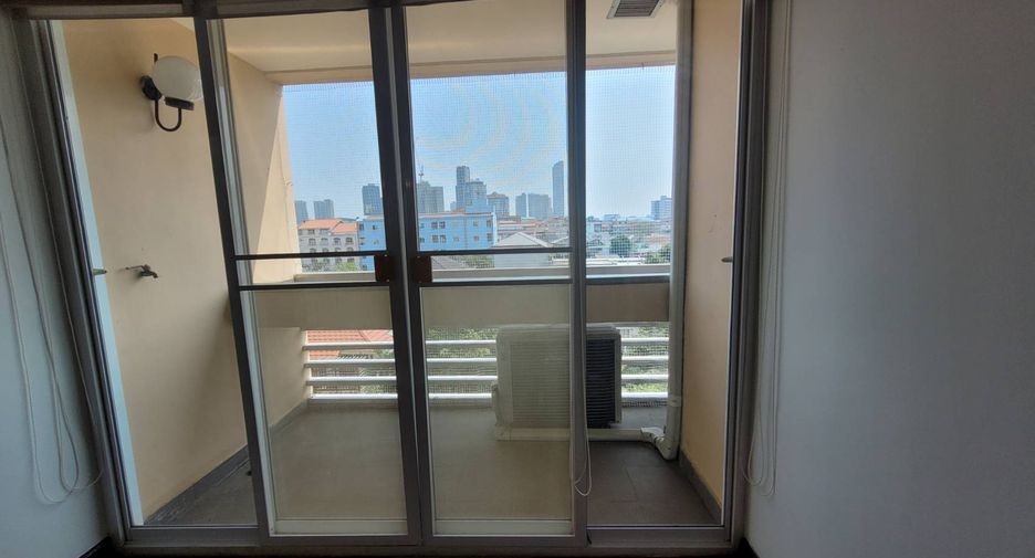 For rent and for sale 2 bedrooms condo in Watthana, Bangkok