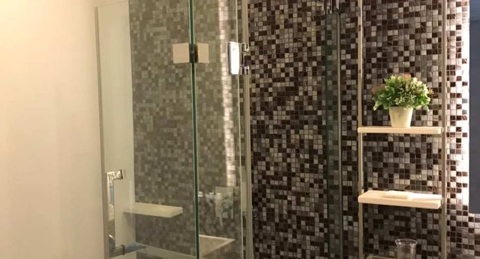 For rent 2 bedrooms condo in Sathon, Bangkok