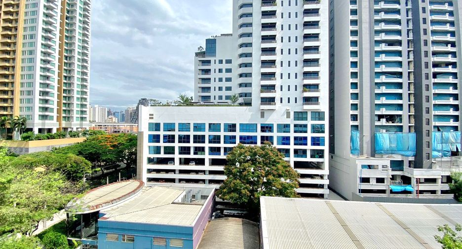 Wohnung zur Miete mit 3 Zimmer in Watthana, Bangkok