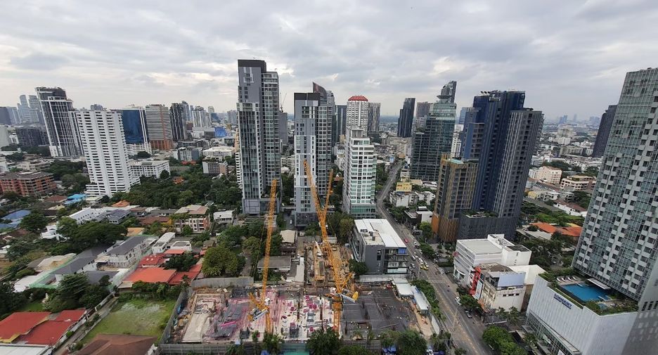 For rent 1 bed condo in Watthana, Bangkok