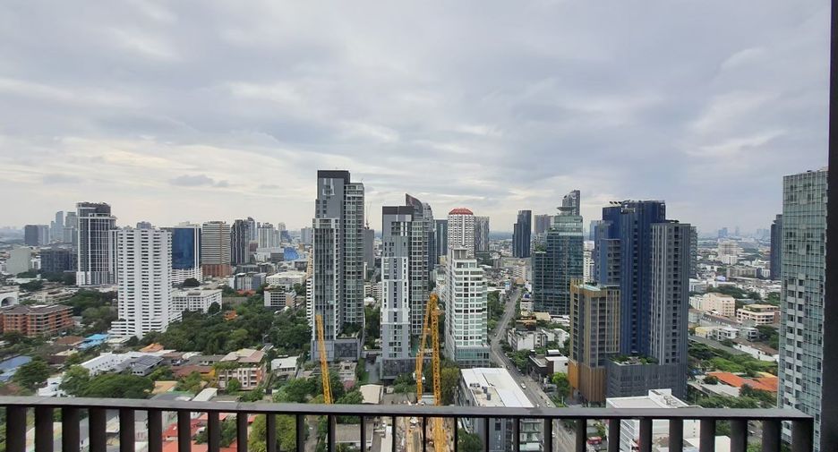 For rent 1 bed condo in Watthana, Bangkok