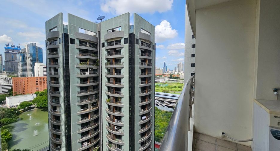 For rent 1 bed condo in Pathum Wan, Bangkok