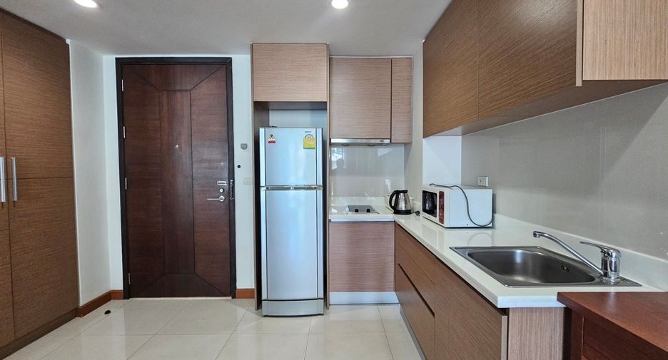 For rent 1 bed condo in Pathum Wan, Bangkok