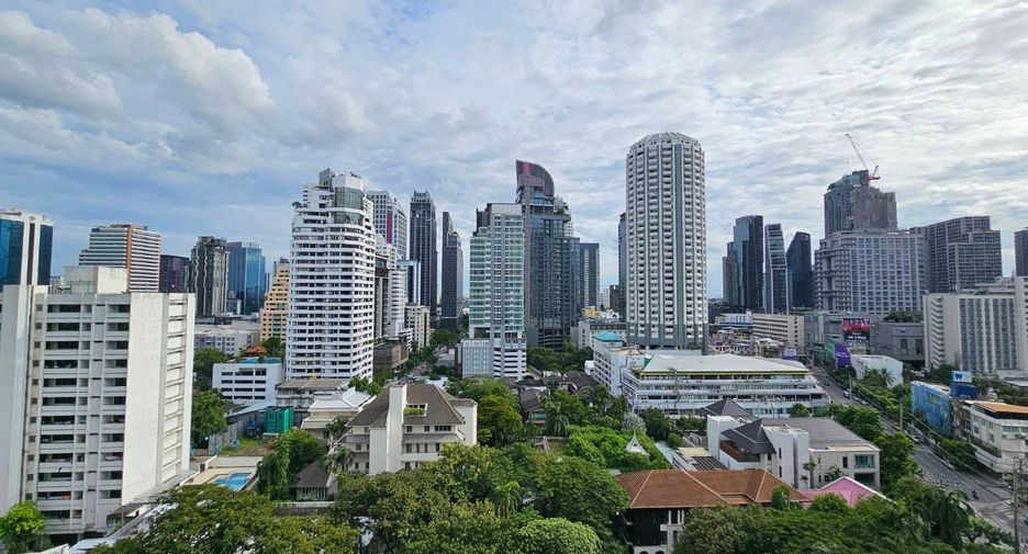 For rent 1 bed condo in Watthana, Bangkok