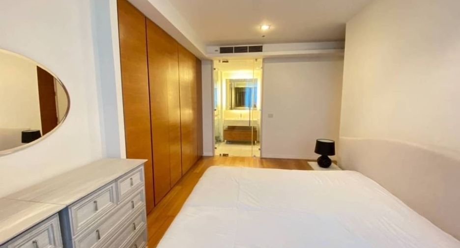 For rent 1 bed condo in Sathon, Bangkok