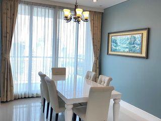 For rent 3 bedrooms condo in Khlong Toei, Bangkok