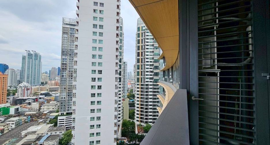 For rent 2 bedrooms condo in Khlong Toei, Bangkok