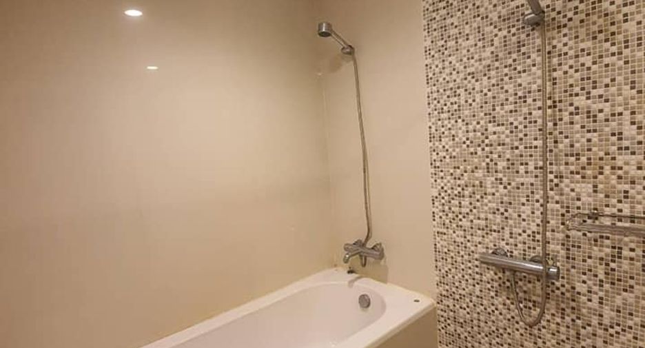 For rent 2 bedrooms condo in Pathum Wan, Bangkok