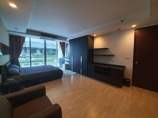 For rent 2 bedrooms condo in Pathum Wan, Bangkok