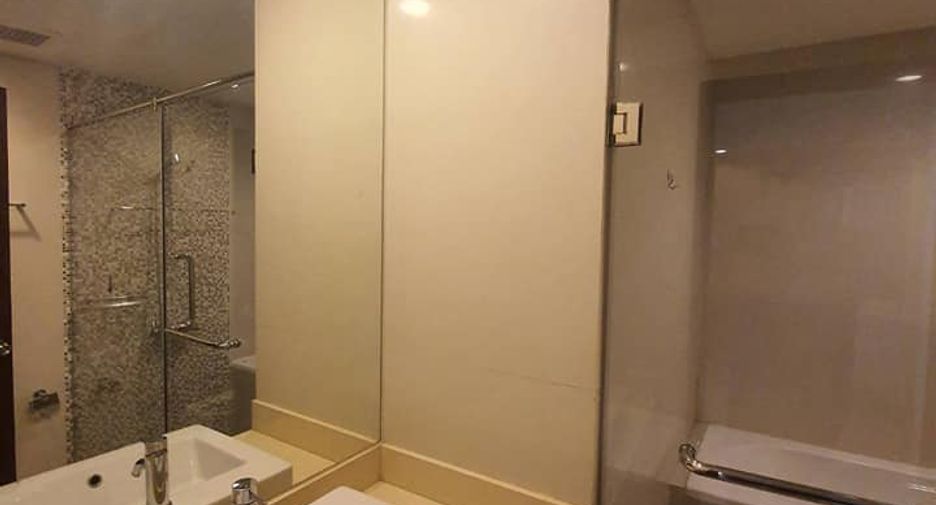For rent 2 bedrooms condo in Pathum Wan, Bangkok