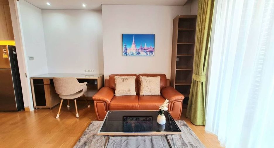 For rent 2 bedrooms condo in Khlong Toei, Bangkok