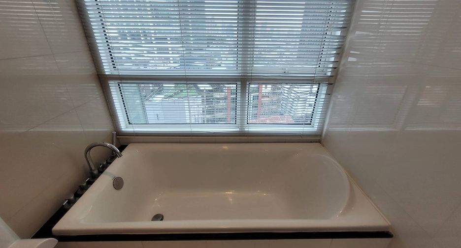 Wohnung zur Miete und zum Kauf mit 3 Zimmer in Khlong Toei, Bangkok