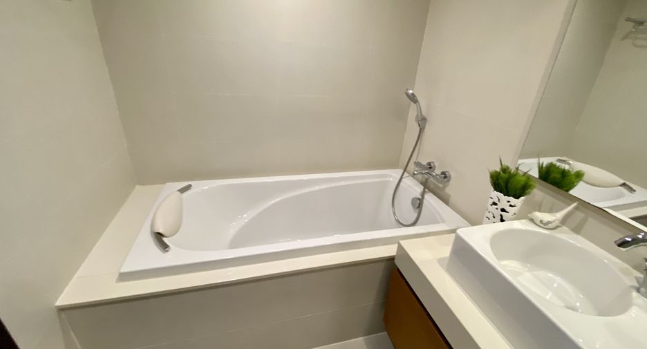 For rent 2 ベッドルーム condo in Watthana, Bangkok