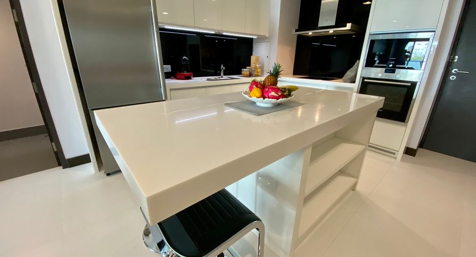 For rent 2 ベッドルーム condo in Watthana, Bangkok