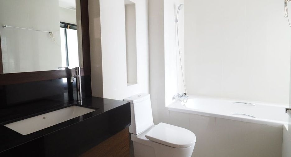 For rent 2 bedrooms condo in Sathon, Bangkok