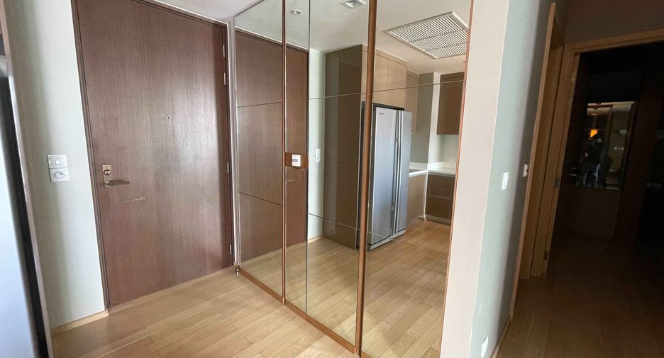 For rent 2 bedrooms condo in Khlong Toei, Bangkok