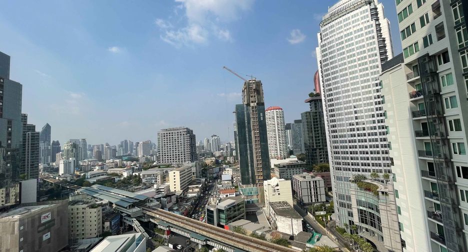 For rent 2 bedrooms condo in Khlong Toei, Bangkok