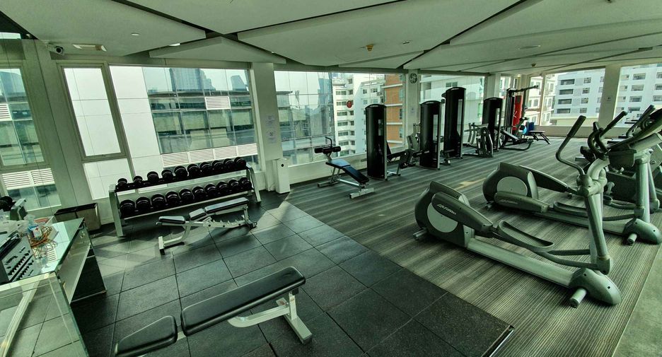For rent 2 bedrooms condo in Khlong Toei, Bangkok
