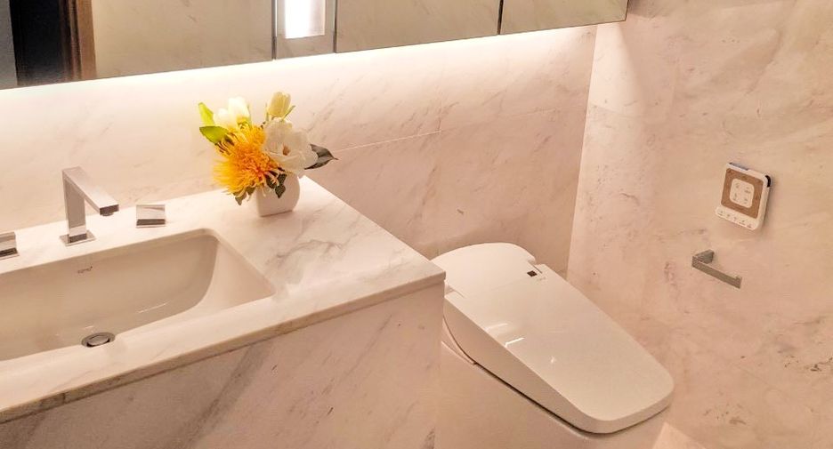 For rent 2 bedrooms condo in Watthana, Bangkok