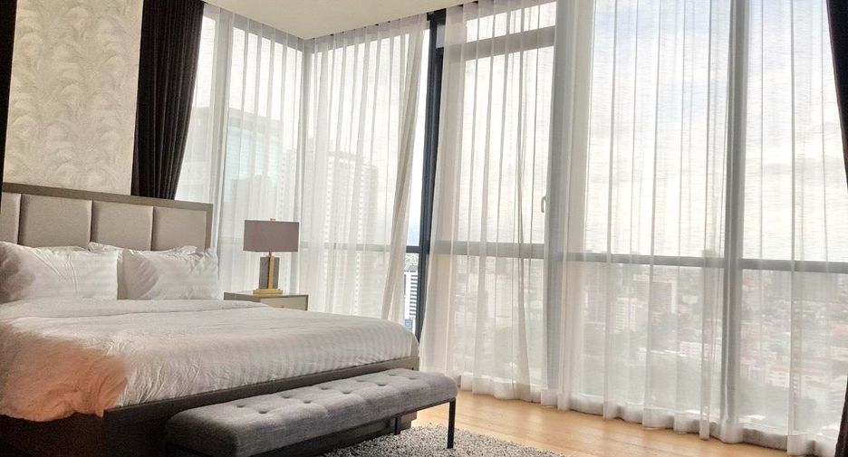For rent 2 bedrooms condo in Watthana, Bangkok