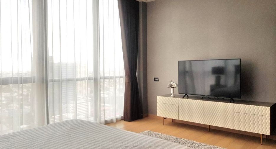 For rent 2 bedrooms condo in Watthana, Bangkok