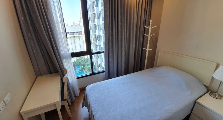 For rent 2 bedrooms condo in Phra Khanong, Bangkok