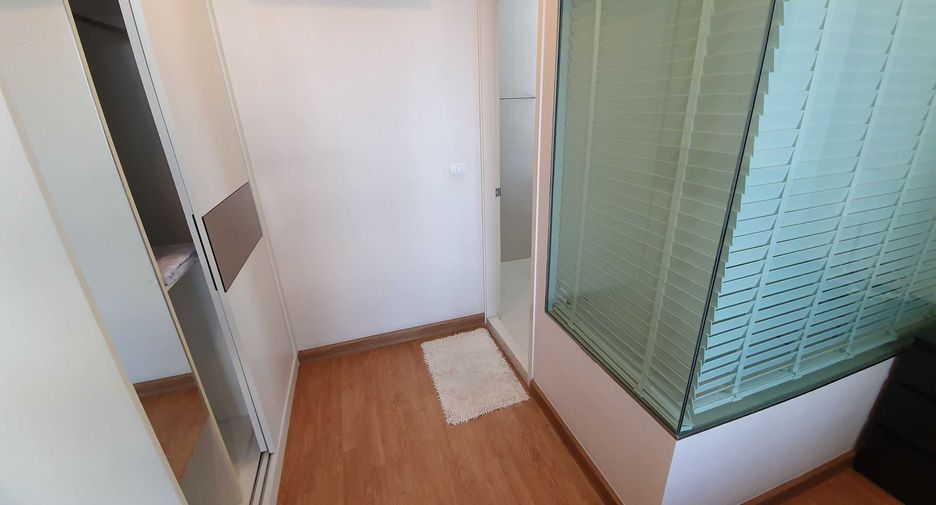For rent 2 bedrooms condo in Phra Khanong, Bangkok