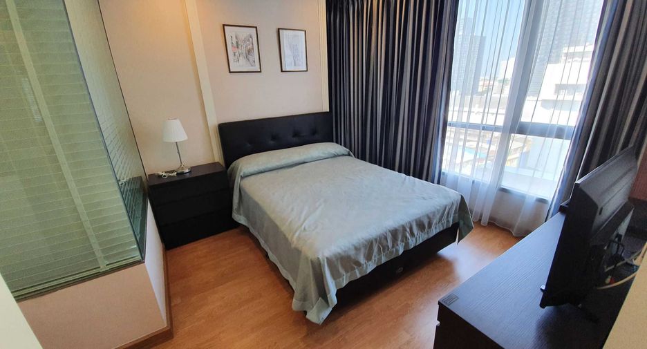 For rent 2 bedrooms condo in Phra Khanong, Bangkok