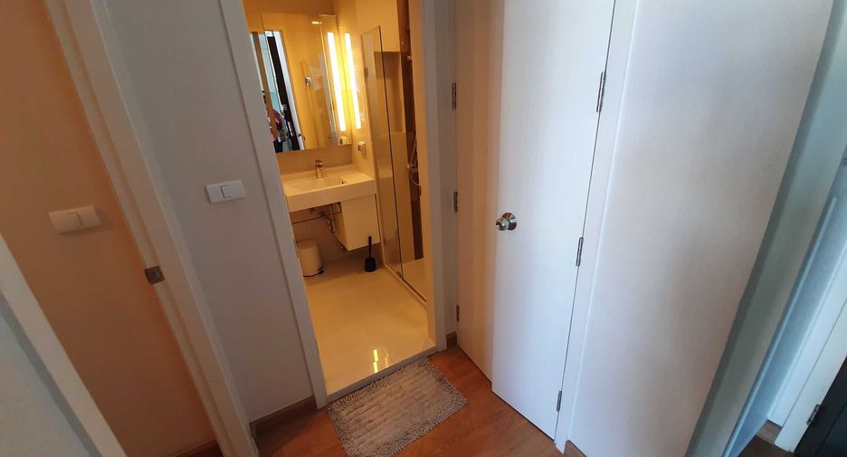 For rent 2 bedrooms condo in Phra Khanong, Bangkok