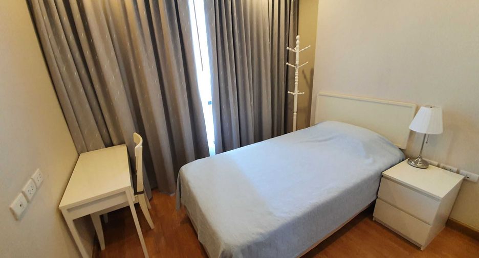 For rent 2 bedrooms condo in Phra Khanong, Bangkok