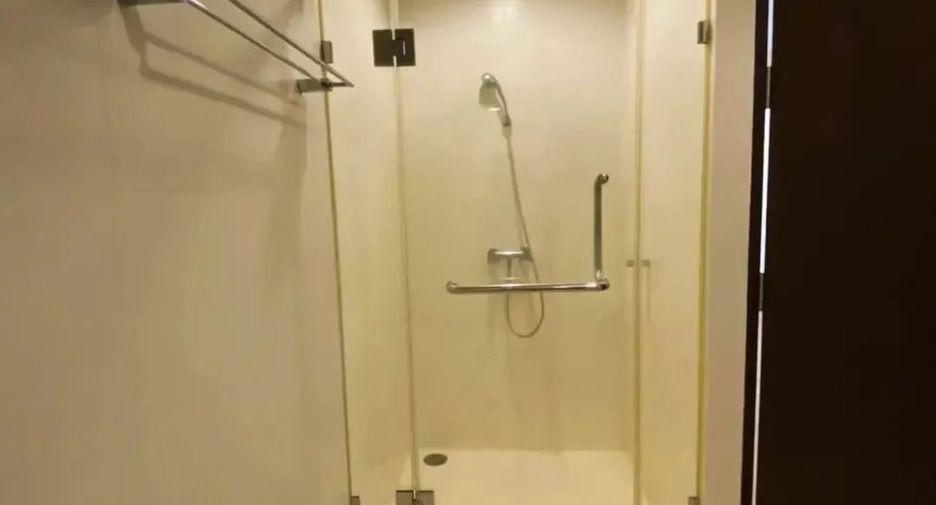 Condo en alquiler de 2 habitaciones en Khlong Toei, Bangkok