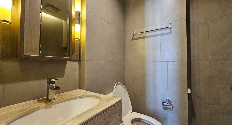 For rent 2 bedrooms condo in Sathon, Bangkok