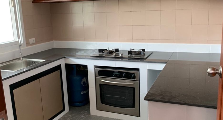 Condo en alquiler de 2 habitaciones en Khlong Toei, Bangkok