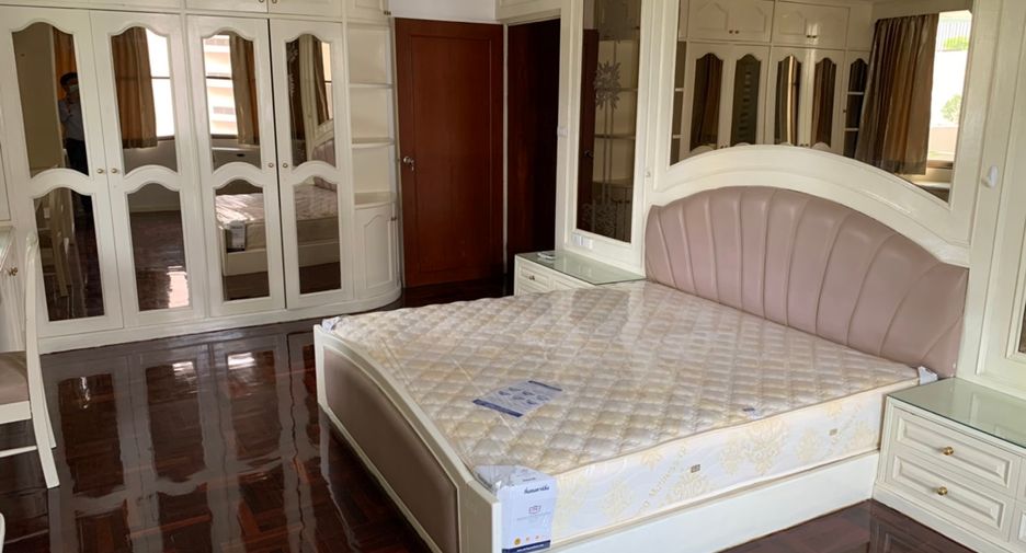 Condo en alquiler de 2 habitaciones en Khlong Toei, Bangkok