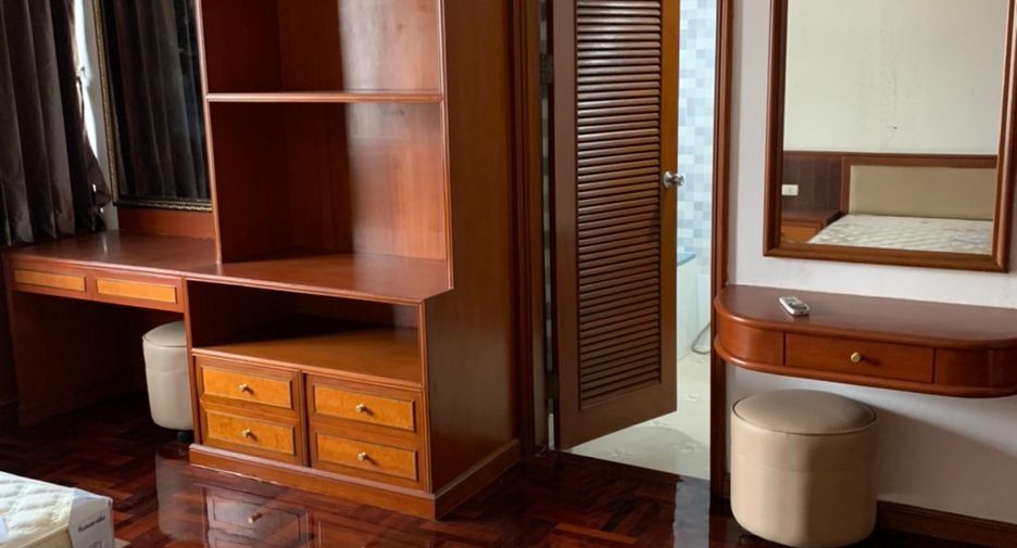 Condo en alquiler de 2 habitaciones en Khlong Toei, Bangkok