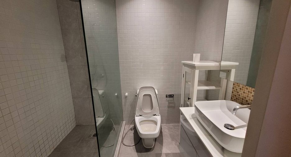 For rent 1 bed condo in Watthana, Bangkok