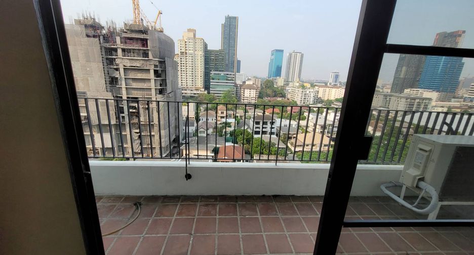 For rent 1 bed condo in Watthana, Bangkok
