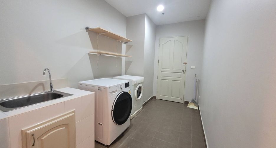 Condo en alquiler de 3 habitaciones en Watthana, Bangkok