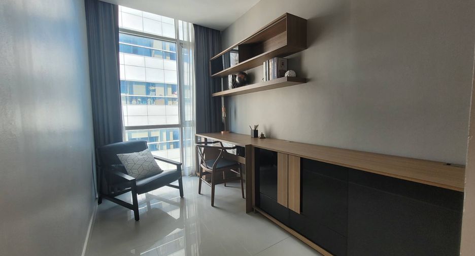 Condo en alquiler de 3 habitaciones en Watthana, Bangkok