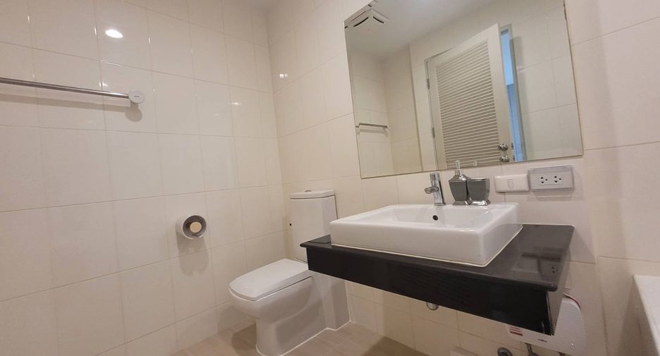Condo en alquiler de 3 habitaciones en Watthana, Bangkok