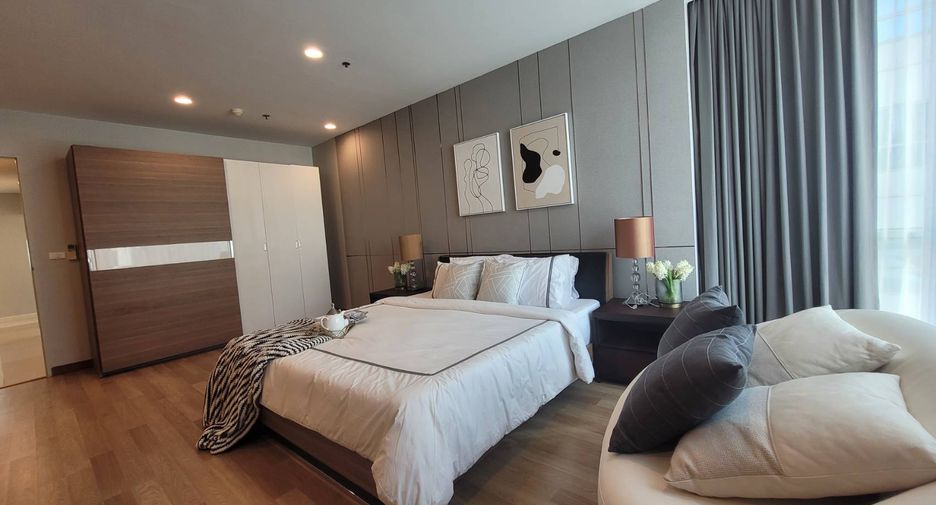 Condo en alquiler de 3 habitaciones en Watthana, Bangkok