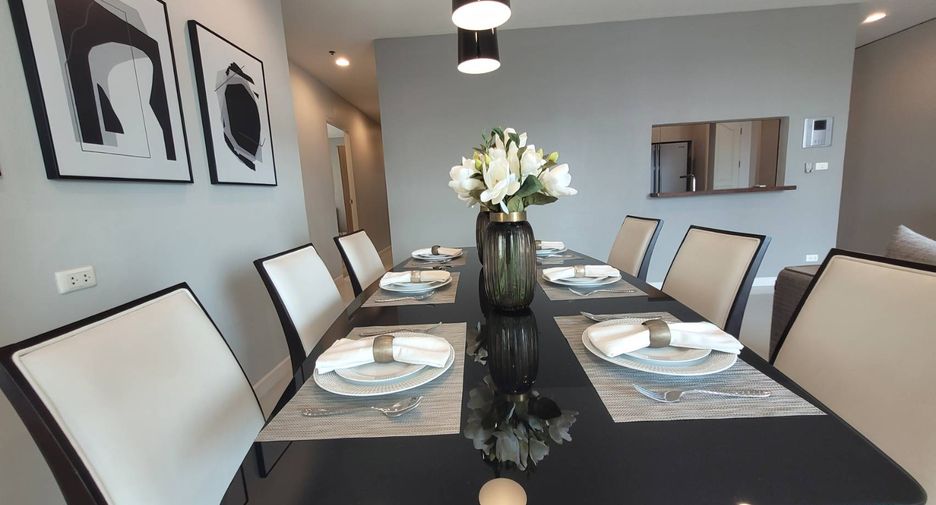 Condo en alquiler de 3 habitaciones en Watthana, Bangkok