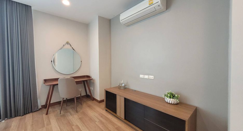 Condo en alquiler de 3 habitaciones en Watthana, Bangkok