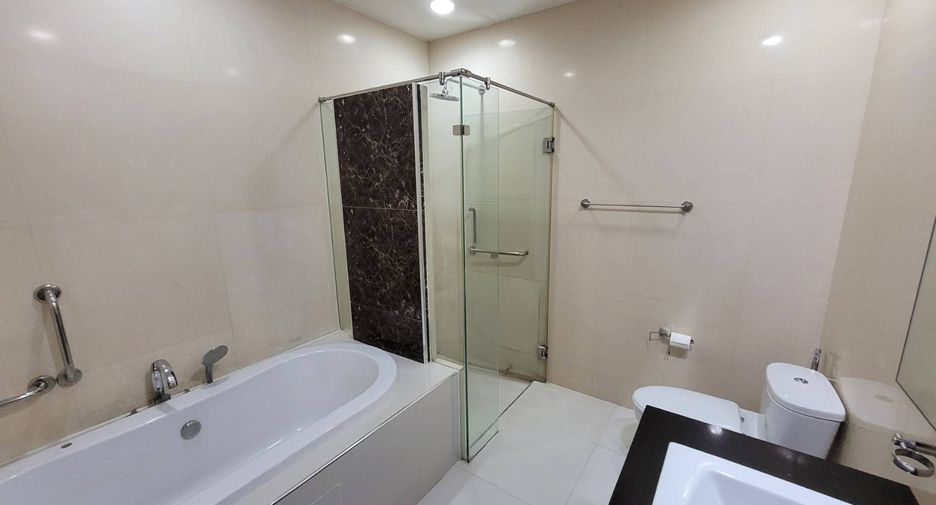 Condo en alquiler de 2 habitaciones en Khlong Toei, Bangkok