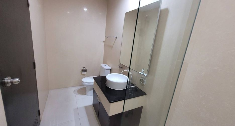 Condo en alquiler de 2 habitaciones en Khlong Toei, Bangkok