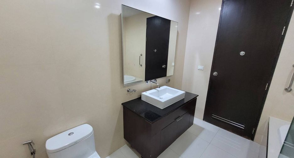 Condo en alquiler de 2 habitaciones en Khlong Toei, Bangkok