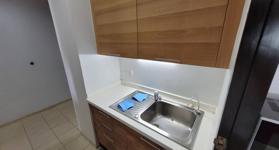 Condo en alquiler de 2 habitaciones en Khlong Toei, Bangkok