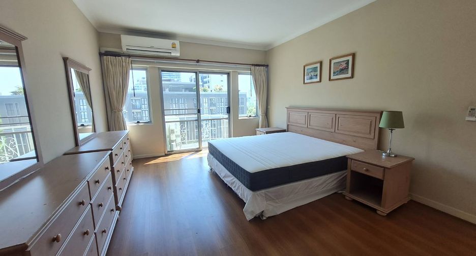 For rent 3 ベッドルーム condo in Watthana, Bangkok